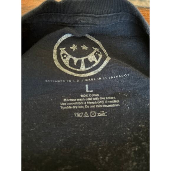 2 Tshirt Bundle - Japanese Style Graphics - Picture 3 of 8